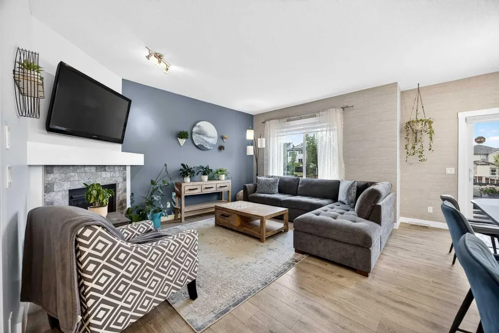 68 Nolancrest Circle NW Calgary AB T3R 0T8