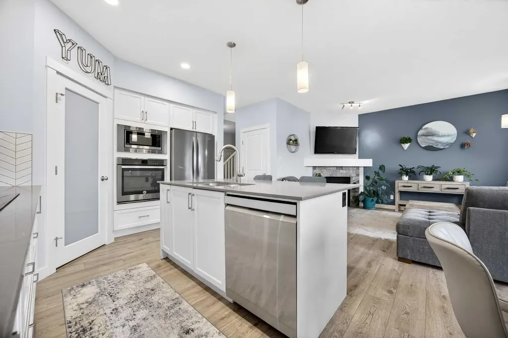 68 Nolancrest Circle NW Calgary AB T3R 0T8