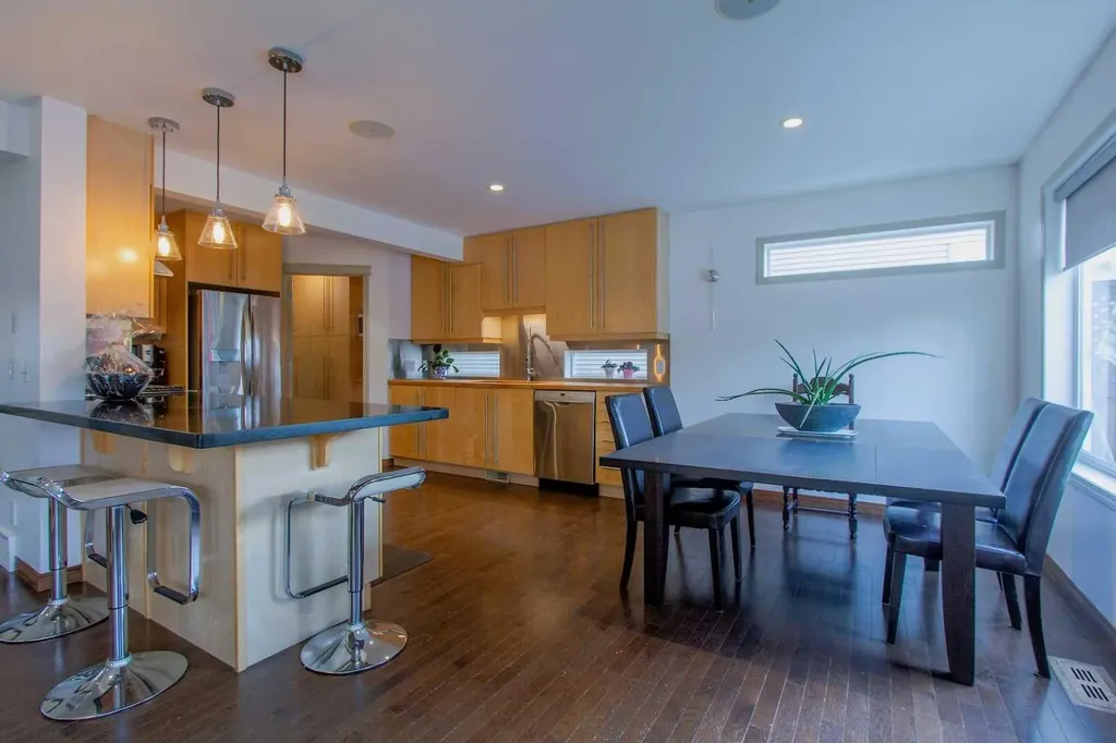 23 Cougar Ridge Link SW Calgary AB T3H 5L4