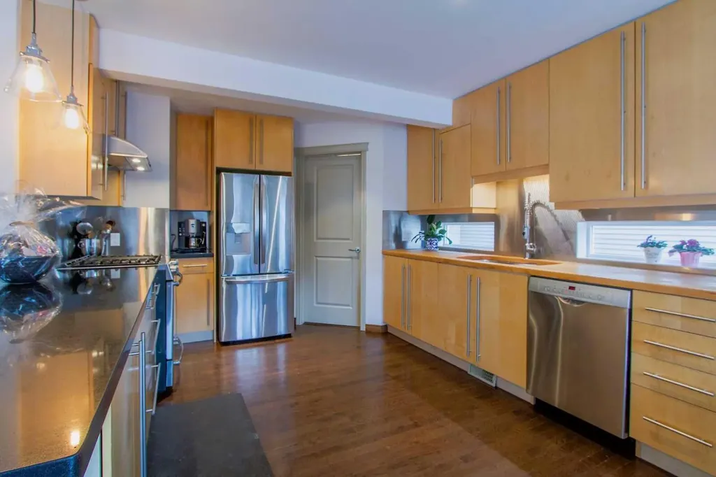 23 Cougar Ridge Link SW Calgary AB T3H 5L4