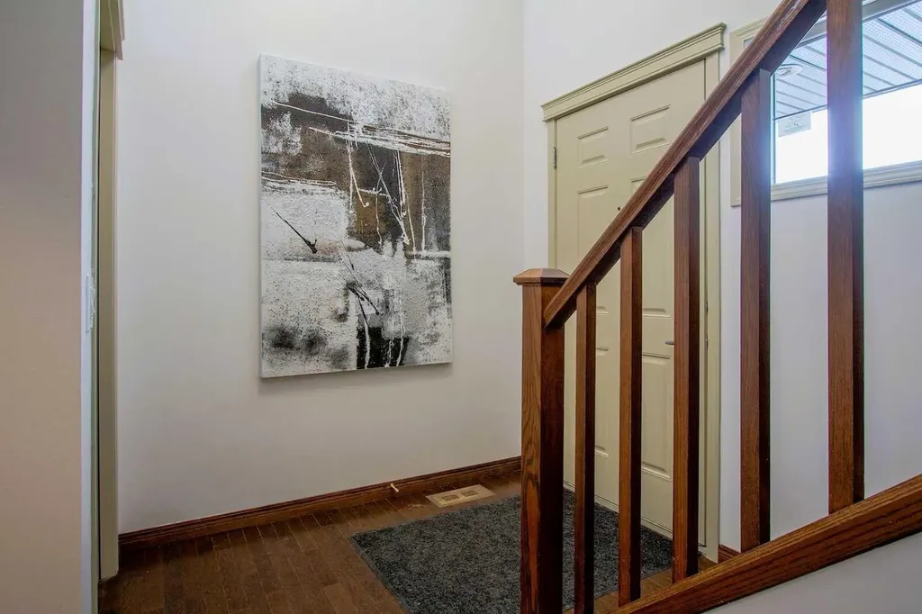 23 Cougar Ridge Link SW Calgary AB T3H 5L4