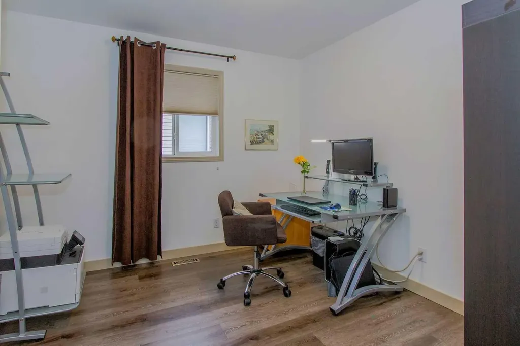 23 Cougar Ridge Link SW Calgary AB T3H 5L4