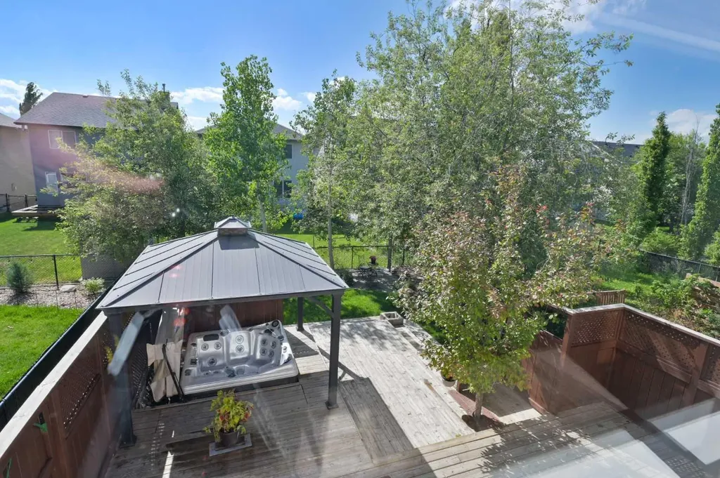 23 Cougar Ridge Link SW Calgary AB T3H 5L4