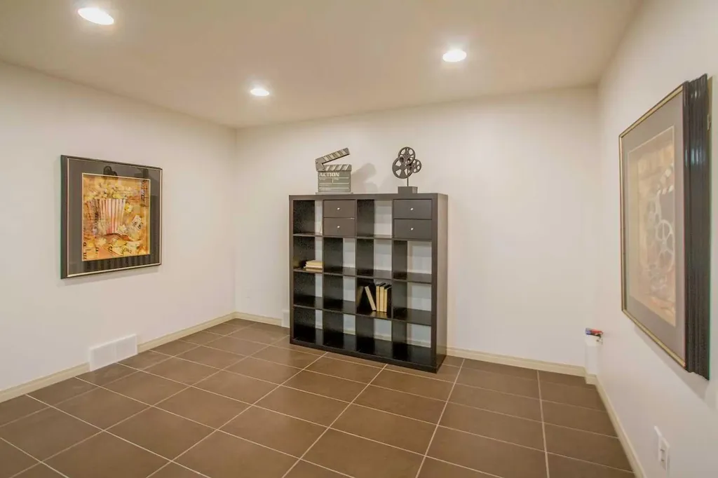 23 Cougar Ridge Link SW Calgary AB T3H 5L4