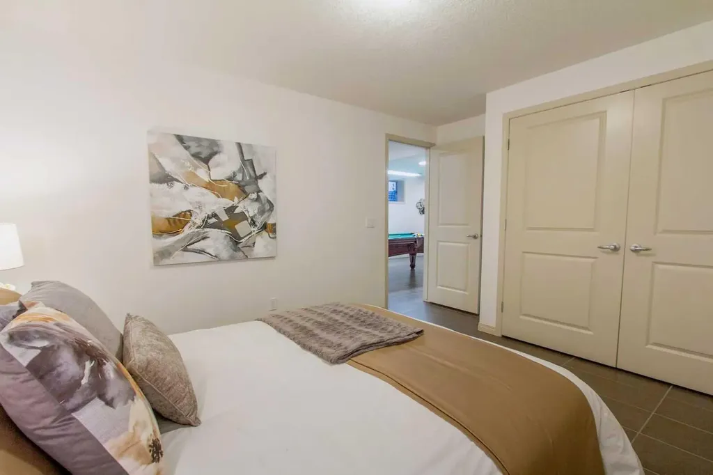 23 Cougar Ridge Link SW Calgary AB T3H 5L4