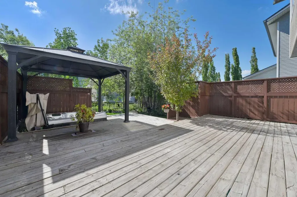 23 Cougar Ridge Link SW Calgary AB T3H 5L4