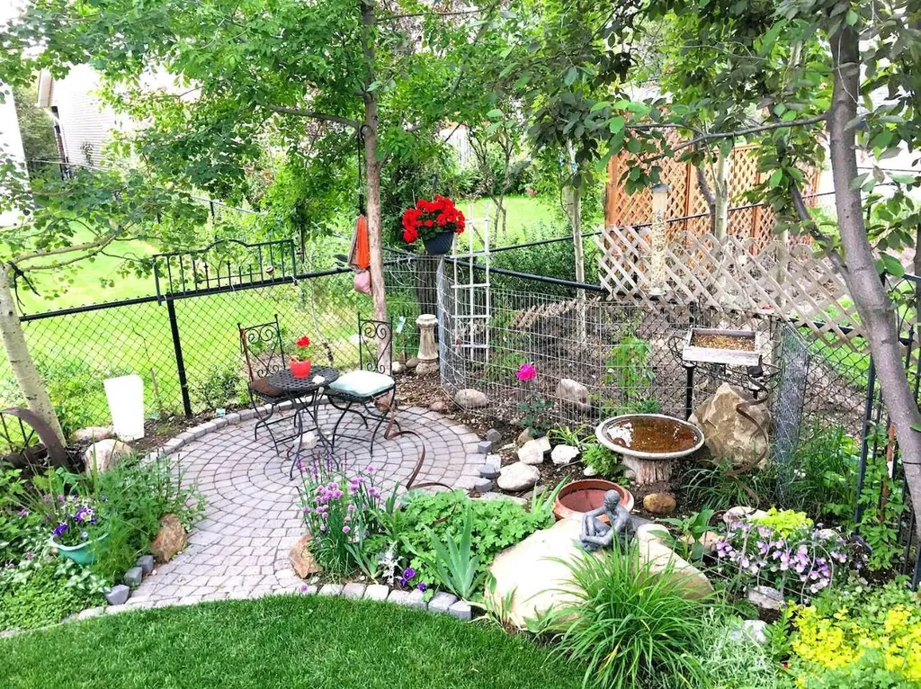 23 Cougar Ridge Link SW Calgary AB T3H 5L4