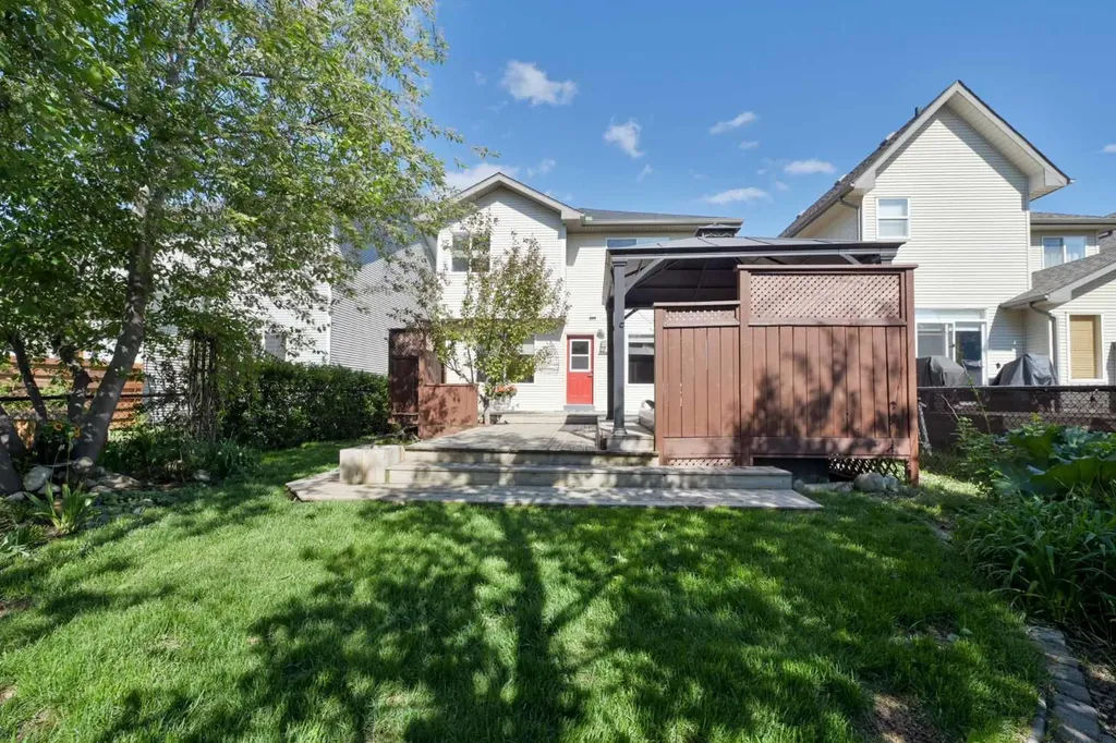 23 Cougar Ridge Link SW Calgary AB T3H 5L4