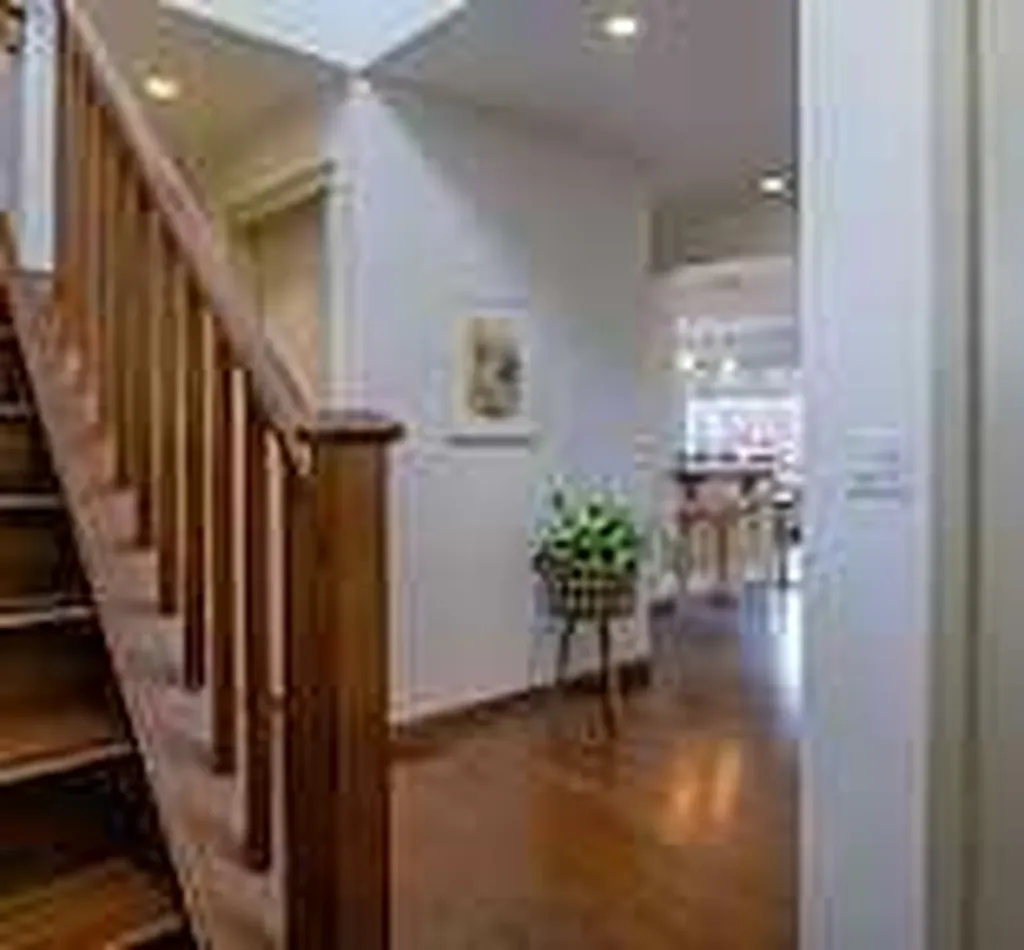 23 Cougar Ridge Link SW Calgary AB T3H 5L4