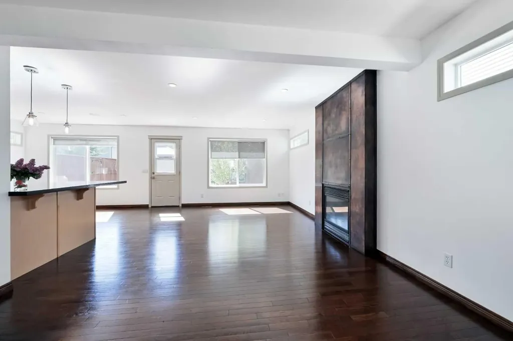 23 Cougar Ridge Link SW Calgary AB T3H 5L4