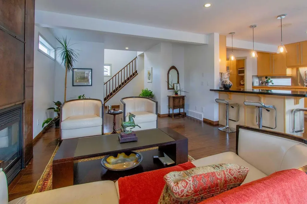 23 Cougar Ridge Link SW Calgary AB T3H 5L4