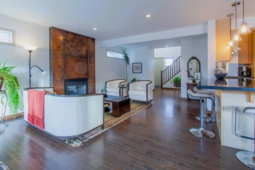 23 Cougar Ridge Link SW Calgary AB T3H 5L4