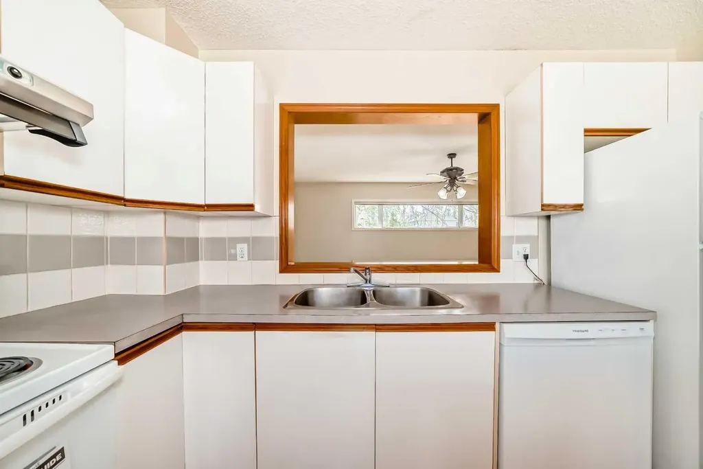 31 Harvest Oak Circle NE Calgary AB T3K 4S6