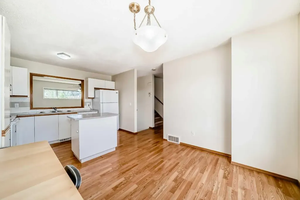 31 Harvest Oak Circle NE Calgary AB T3K 4S6