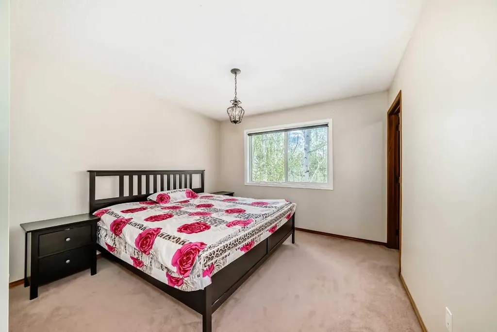 31 Harvest Oak Circle NE Calgary AB T3K 4S6