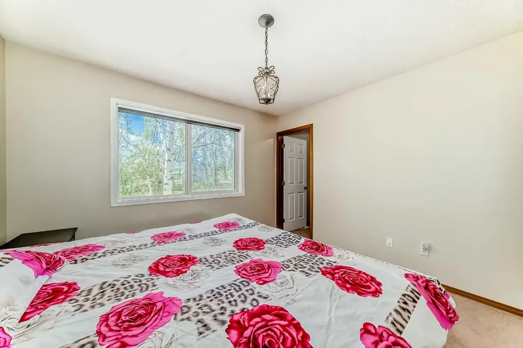 31 Harvest Oak Circle NE Calgary AB T3K 4S6