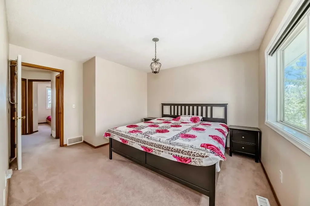 31 Harvest Oak Circle NE Calgary AB T3K 4S6