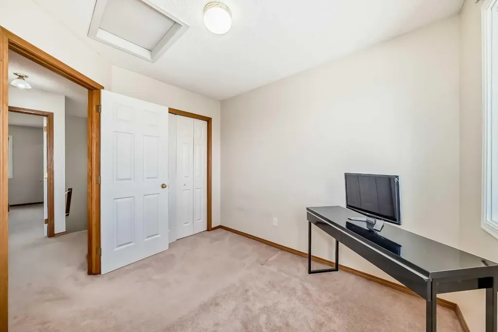 31 Harvest Oak Circle NE Calgary AB T3K 4S6
