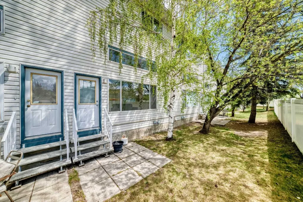 31 Harvest Oak Circle NE Calgary AB T3K 4S6