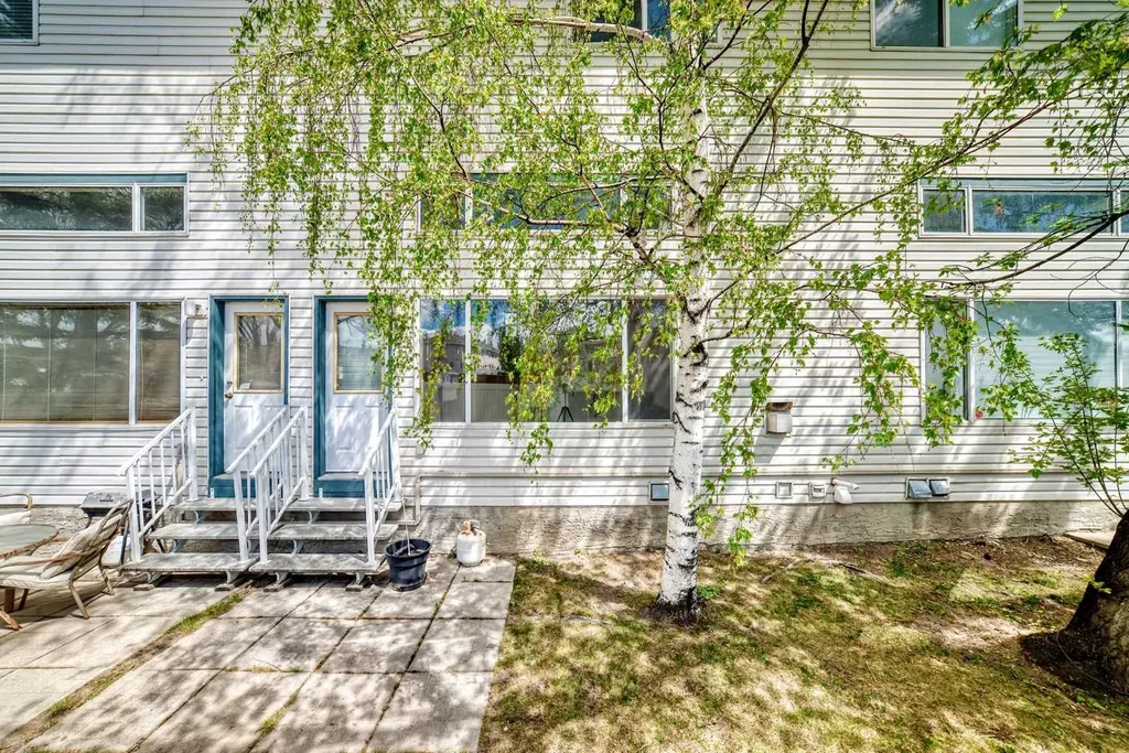31 Harvest Oak Circle NE Calgary AB T3K 4S6