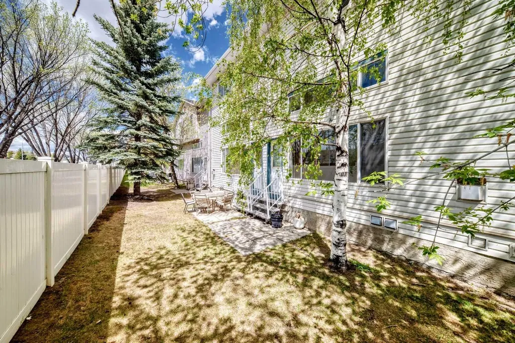 31 Harvest Oak Circle NE Calgary AB T3K 4S6