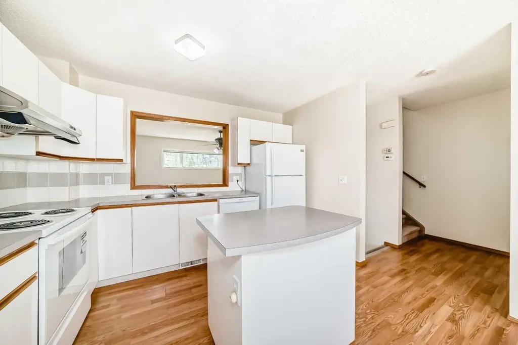 31 Harvest Oak Circle NE Calgary AB T3K 4S6