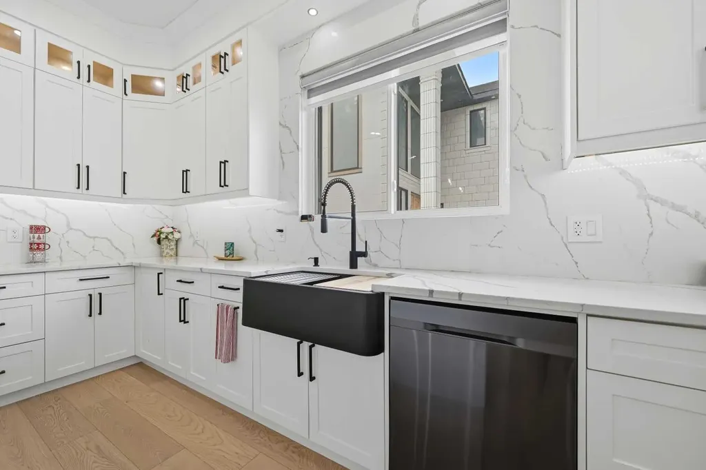 4942 84 Avenue NE Calgary AB T3J 2J5