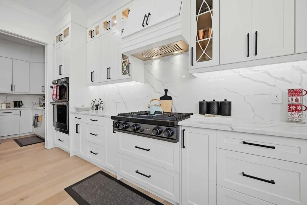 4942 84 Avenue NE Calgary AB T3J 2J5