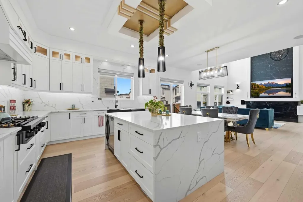 4942 84 Avenue NE Calgary AB T3J 2J5