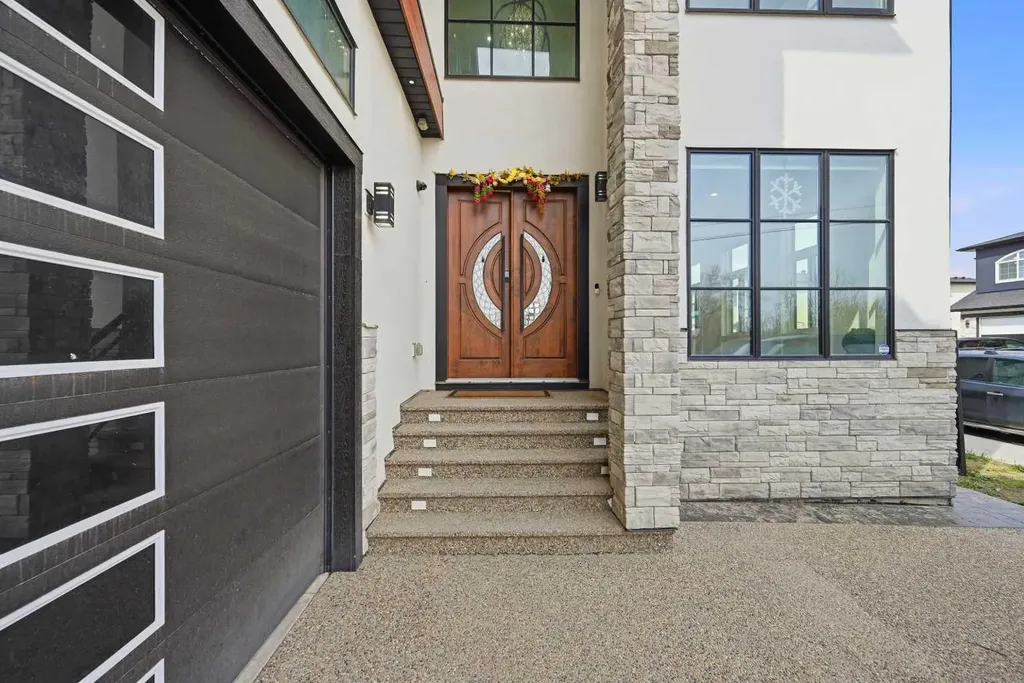 4942 84 Avenue NE Calgary AB T3J 2J5