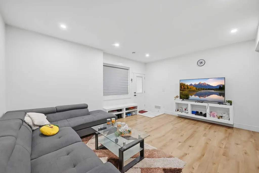 4942 84 Avenue NE Calgary AB T3J 2J5