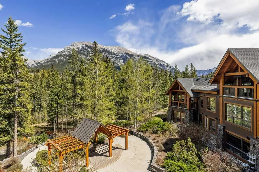 600 Spring Creek Drive Canmore AB T1W 0C8