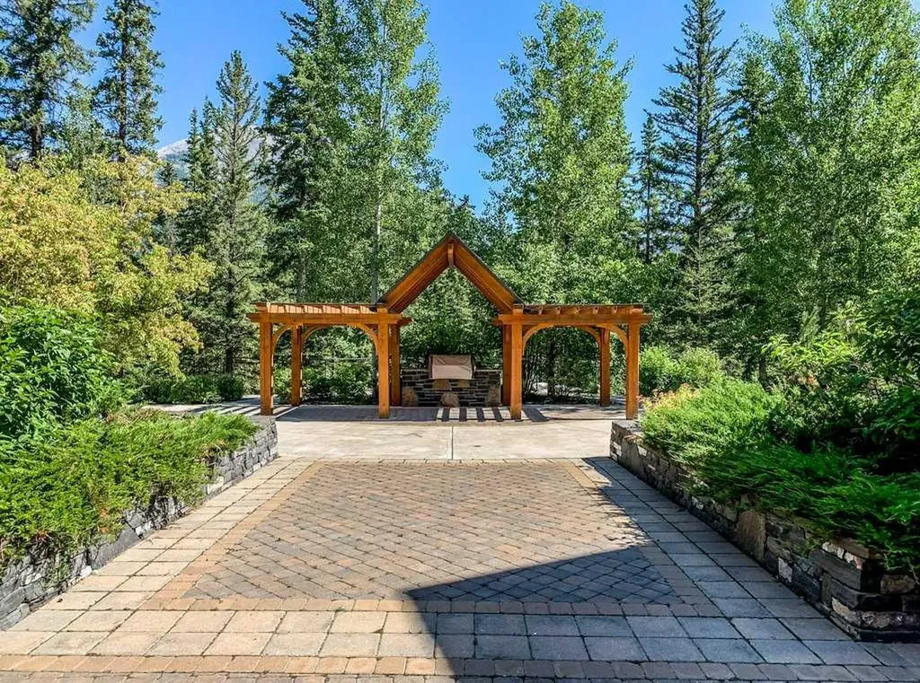 600 Spring Creek Drive Canmore AB T1W 0C8