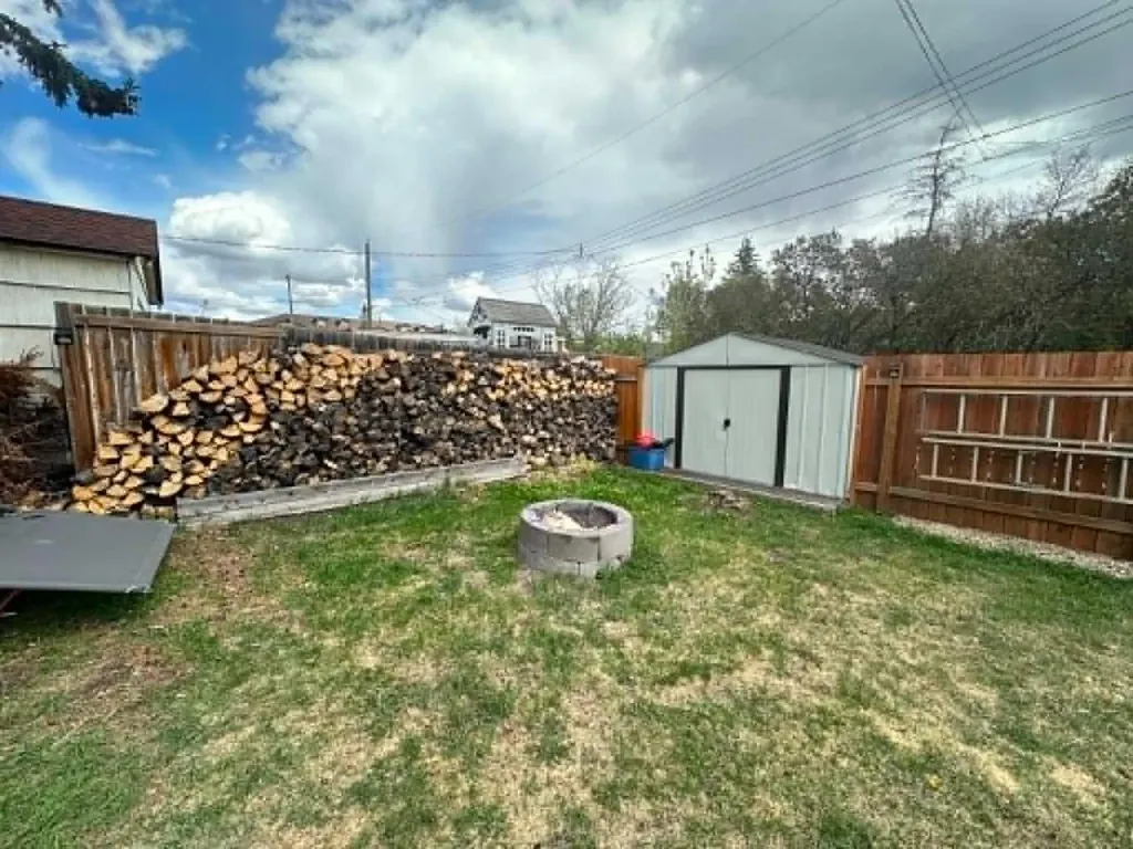 5413 57 Street Ponoka AB T4J1L6