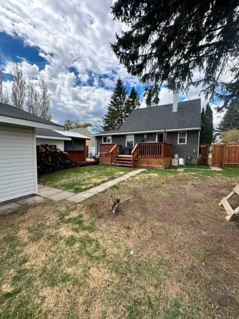 5413 57 Street Ponoka AB T4J1L6