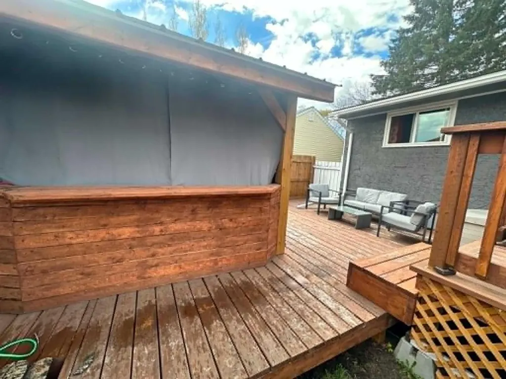 5413 57 Street Ponoka AB T4J1L6