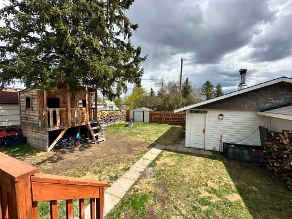 5413 57 Street Ponoka AB T4J1L6
