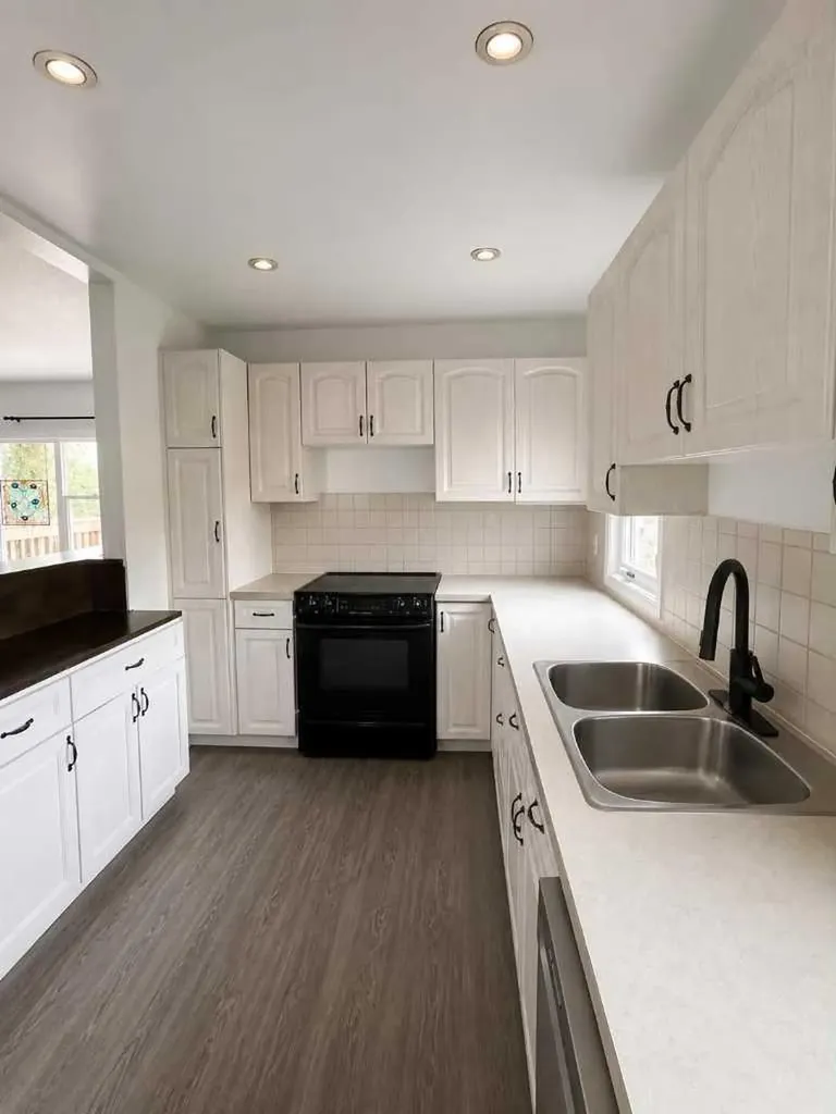 5413 57 Street Ponoka AB T4J1L6