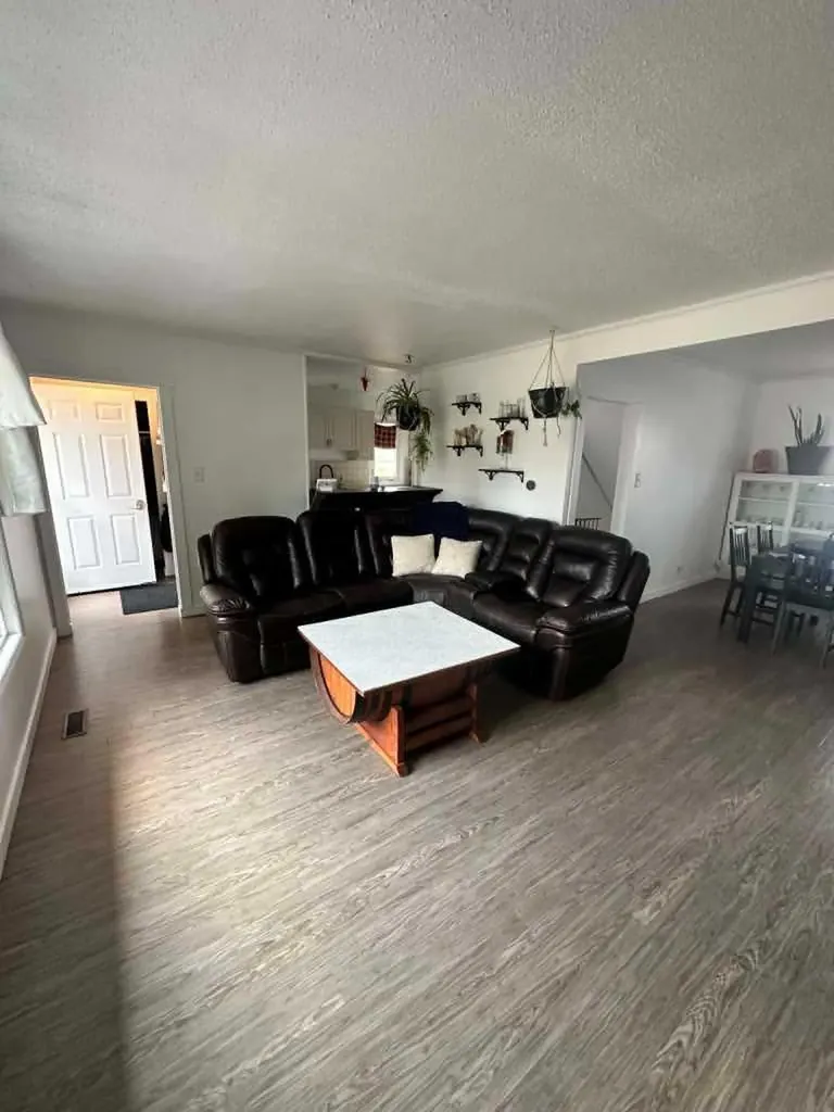 5413 57 Street Ponoka AB T4J1L6