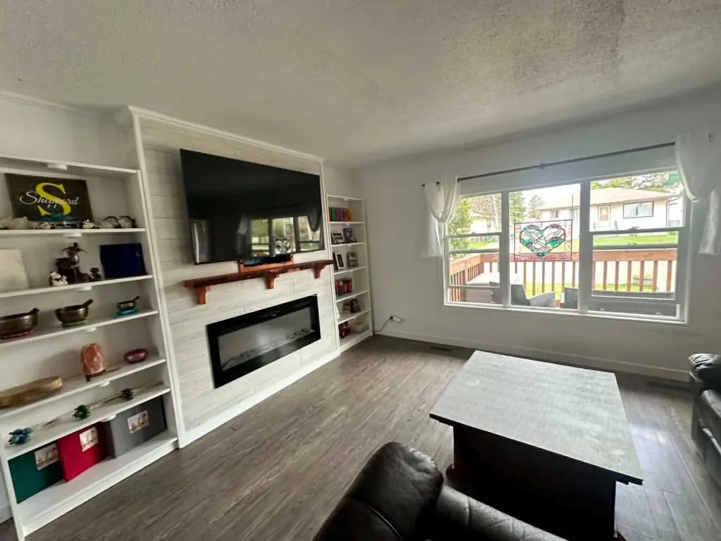 5413 57 Street Ponoka AB T4J1L6