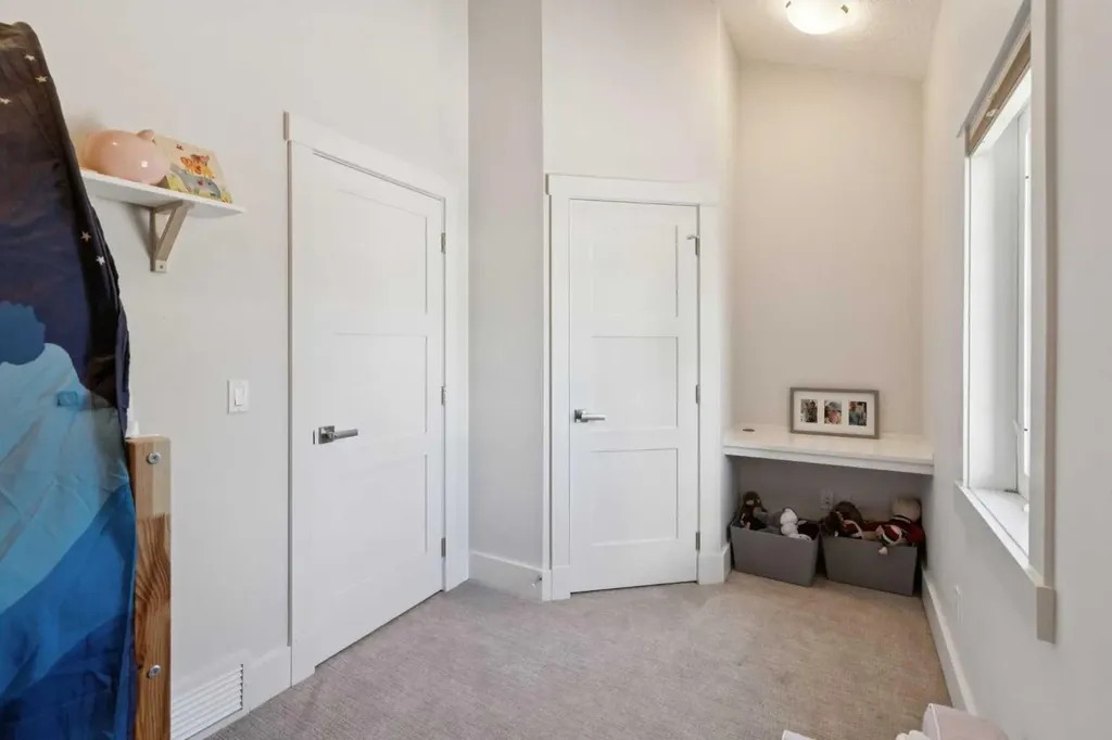 1811 31 Avenue SW Calgary AB T2T 1S8