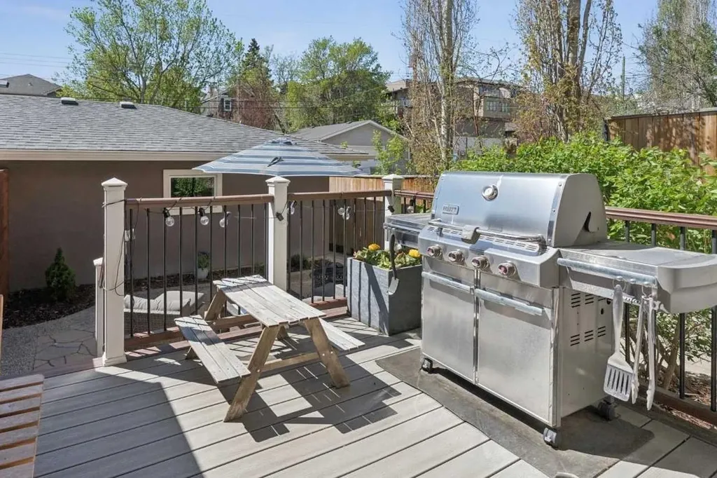 1811 31 Avenue SW Calgary AB T2T 1S8