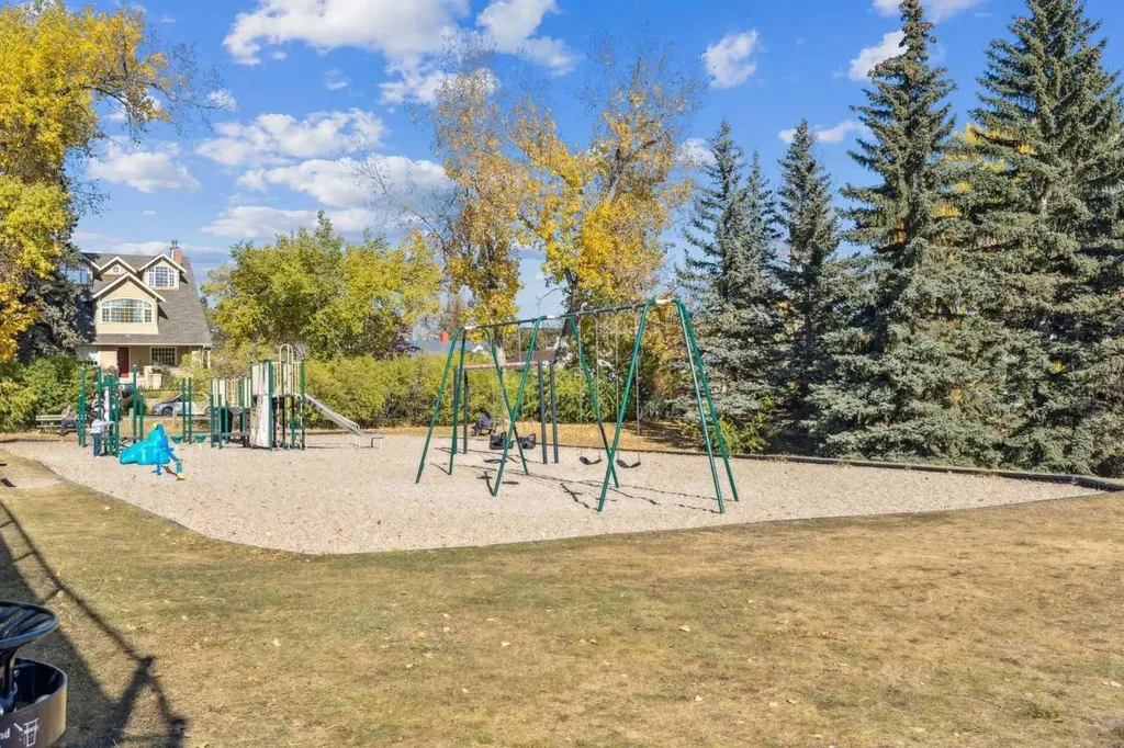 1811 31 Avenue SW Calgary AB T2T 1S8