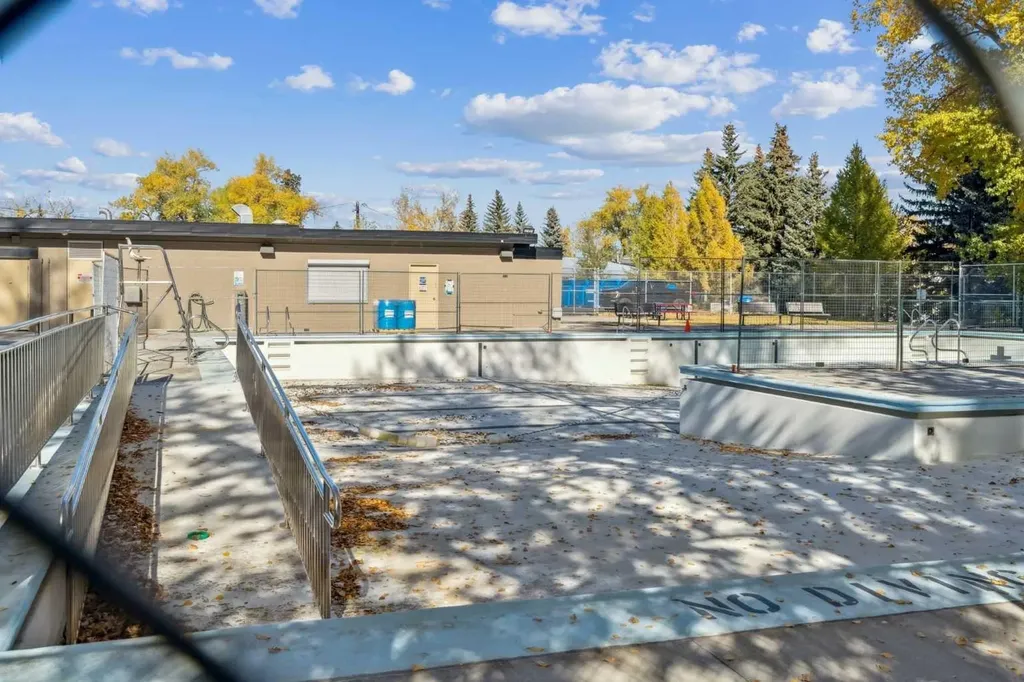 1811 31 Avenue SW Calgary AB T2T 1S8
