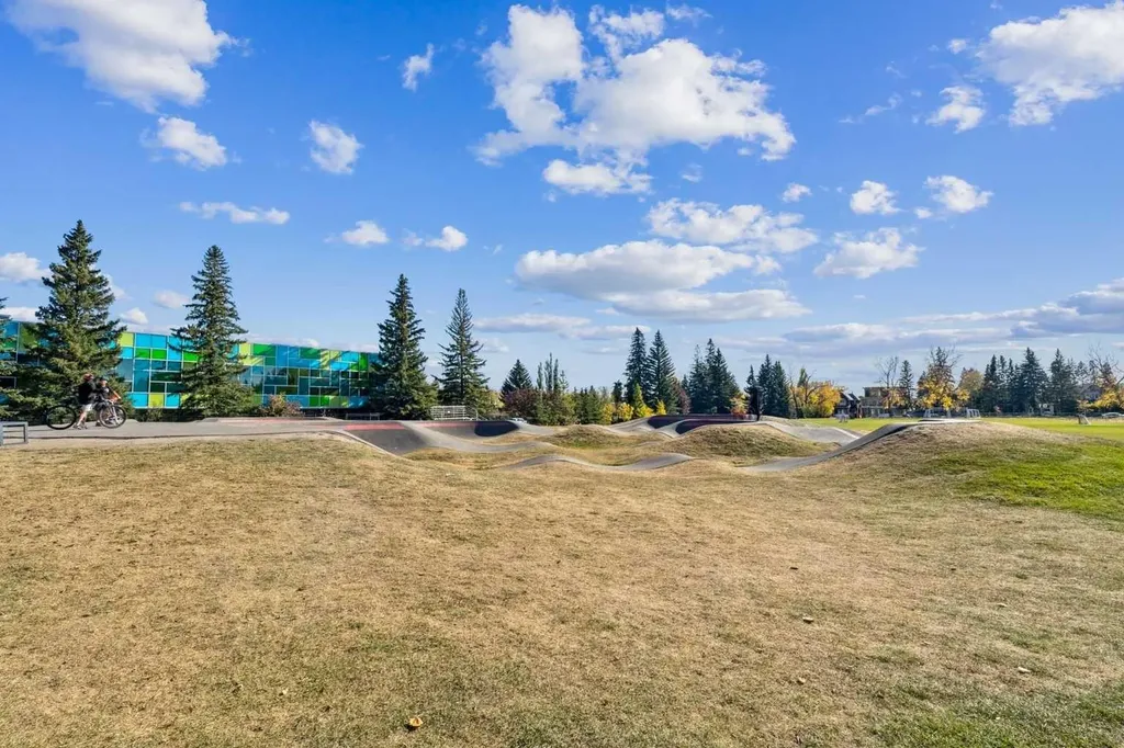 1811 31 Avenue SW Calgary AB T2T 1S8