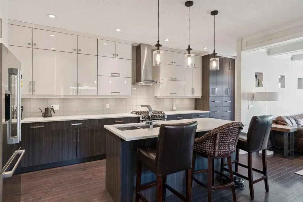 1811 31 Avenue SW Calgary AB T2T 1S8