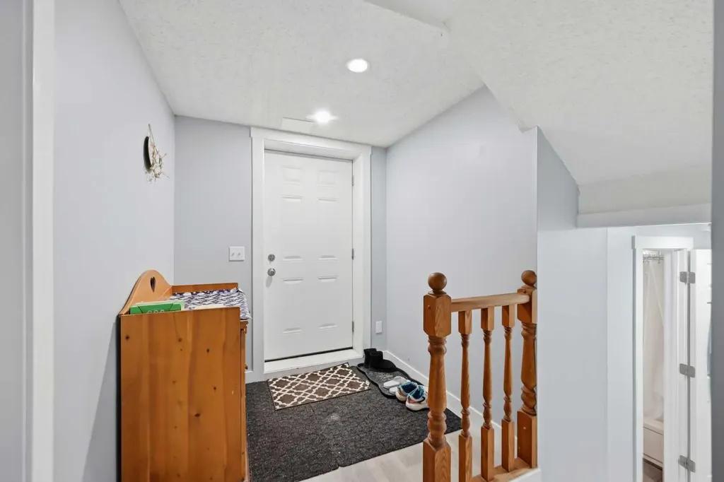 44 Castleridge Close NE Calgary AB T3J1Y9