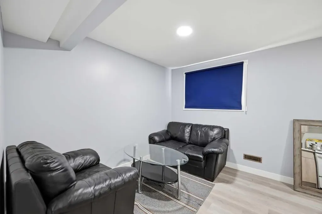44 Castleridge Close NE Calgary AB T3J1Y9