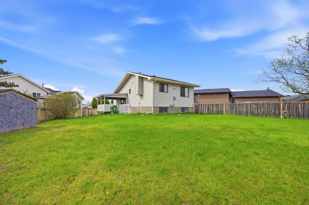 44 Castleridge Close NE Calgary AB T3J1Y9