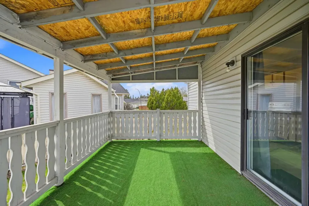 44 Castleridge Close NE Calgary AB T3J1Y9
